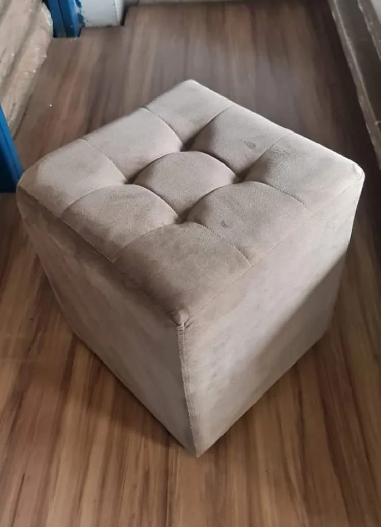 Puff Decorativo Quadrado Veludo Inca 15 Capuccino Idealle — Veludo Inca - Bege Escuro 03
