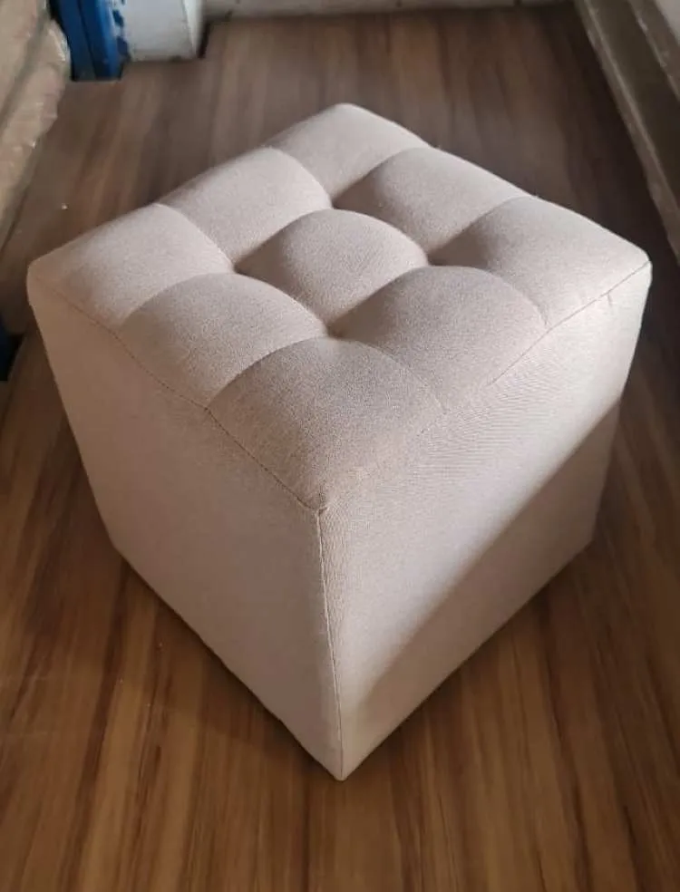 Puff Decorativo Quadrado Veludo Inca 15 Capuccino Idealle — Linho - Bege 01