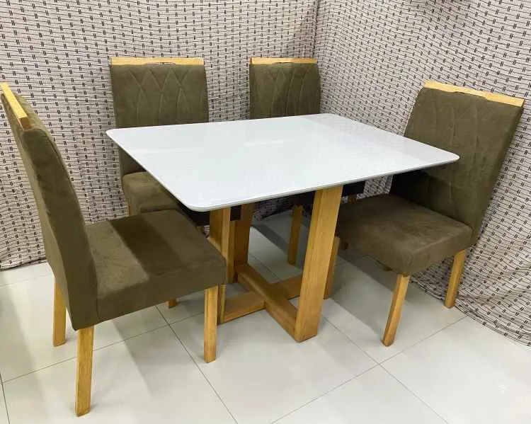 Kit com 2 Cadeiras 01 com Bordado 07 Veludo Cinza 148 Carvalho Decor — Mesa Evelin  90x90 - Imbuia Mel/Off Whaite