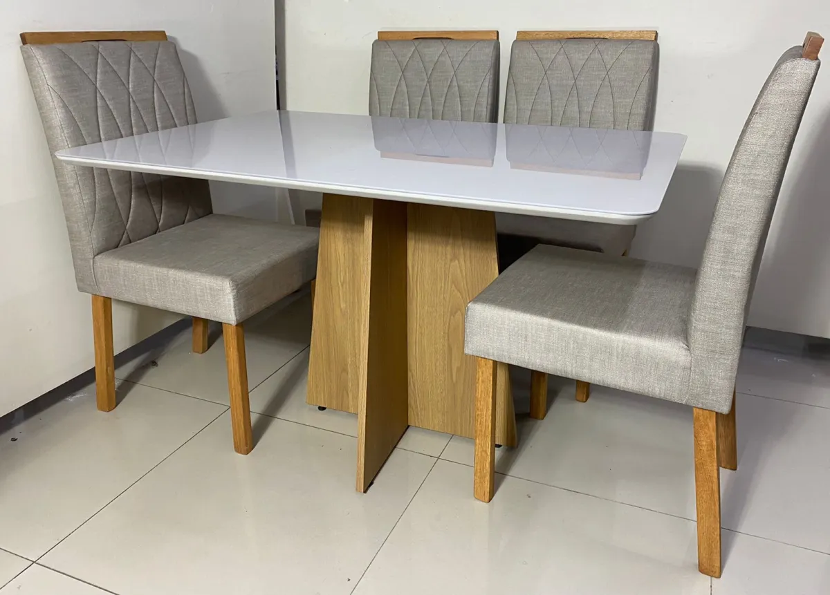 Kit com 2 Cadeiras 01 com Bordado 07 Veludo Cinza 148 Carvalho Decor — Mesa Narnia 120x80 - Imbuia Mel/Off White