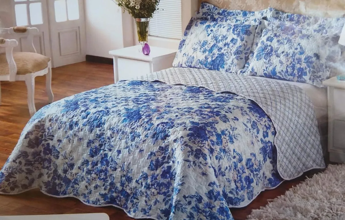 Cobre leito Casal Athenas 3Pcs Estamp Sortidas Vera Lucia — Estampas Sortidas