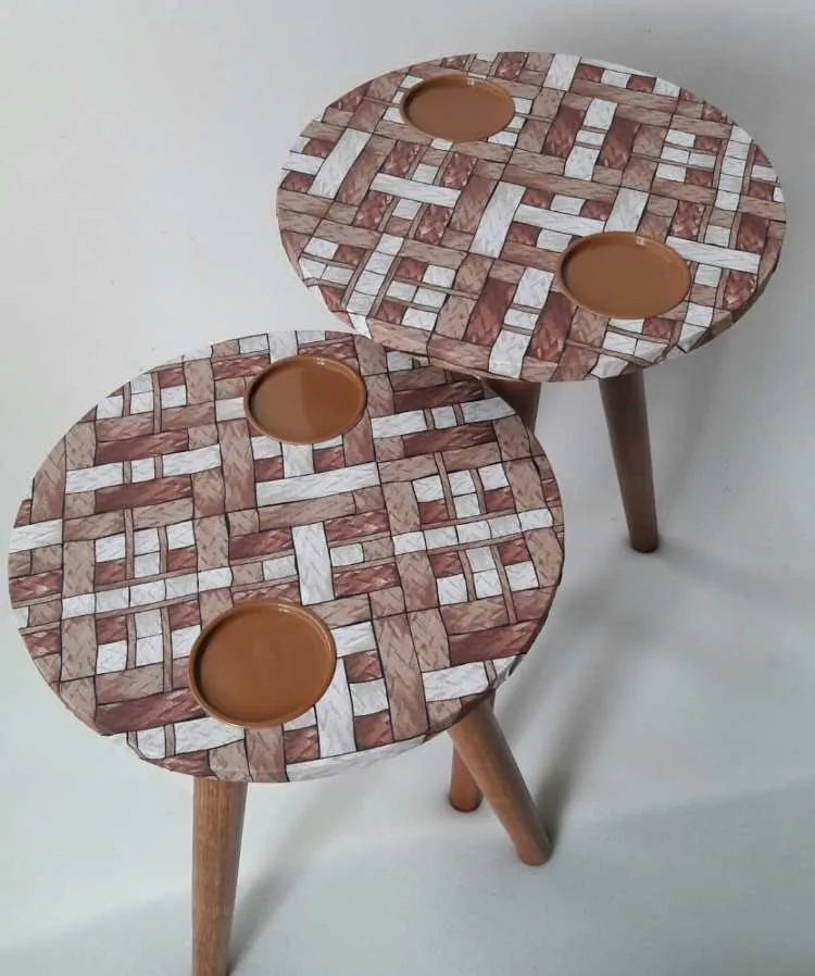 Mesa Canto Redonda Sofia Estampas Variadas Ale Repres — Mesa Canto Sofia Estampas Variadas