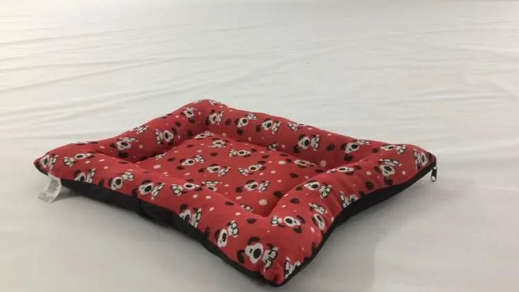 Cama Pet Medio 50x60 Estampas Variadas FFT Fabril — Cama Pet Grande 60x80 Estampas Variadas